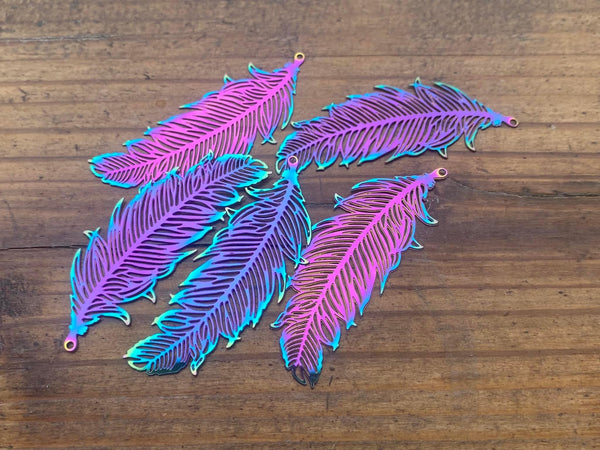 M0888  Set of FIVE (5) Silver Plated Metal Electroplated Feather Pendants