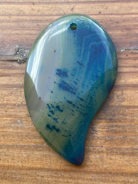 P3861  ONE (1) Dyed Agate Apostrophe Shaped Pendant “Blues”