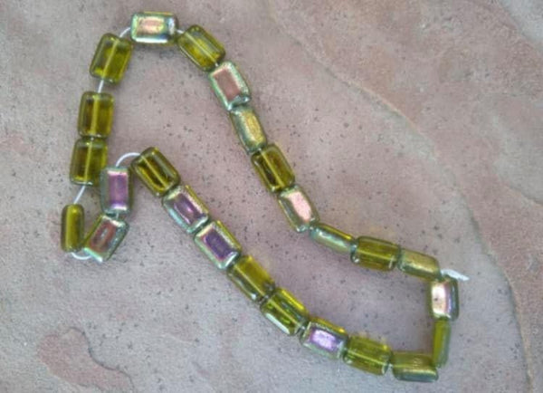 B2305   FULL Strand of TWENTY FIVE (25) Vintage Czech Glass Rectangle Beads