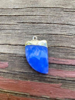 P1811  Faceted Blue Agate Electroplated in Silver Pendant “Tooth”