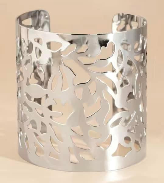 J6002  Cute Stainless Steel Flowery Cutout Open Bracelet/Bangle