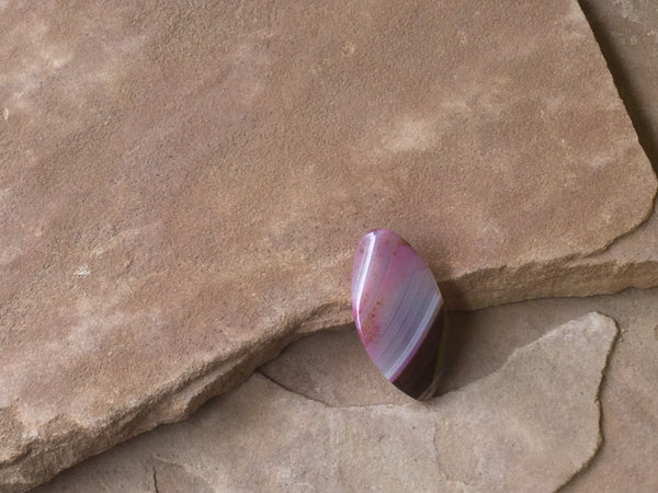 B3187  Banded Dagger Agate Bead/Pendant “Pink/Brown”