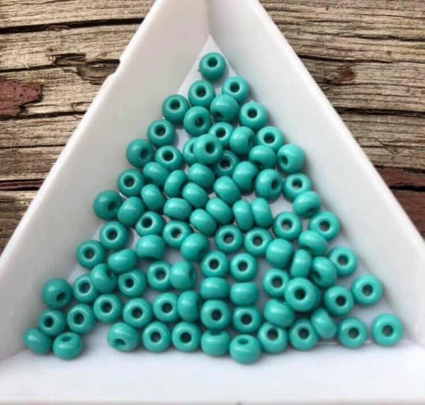 B2292   80pc Lot of Turquoise Howelite Seed Beads