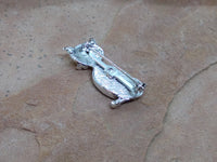 M0372  Vintage Silver Plated Metal Cat Brooch with a Cabochon