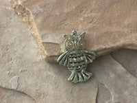 V0133 One (1) Vintage Silver Owl Pendant