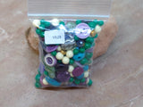 V0628  HUGE lot of Vintage Lucite & Glass Beads/Buttons