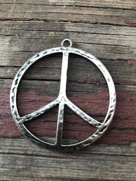 V0696  ONE (1) Vintage Gunmetal Peace Sign Pendant Circa 1980