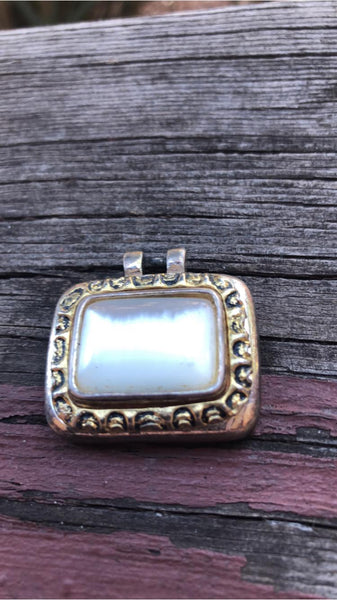 V0301 ONE (1) Silver/Brass Stamped Vintage Pendant with Cab